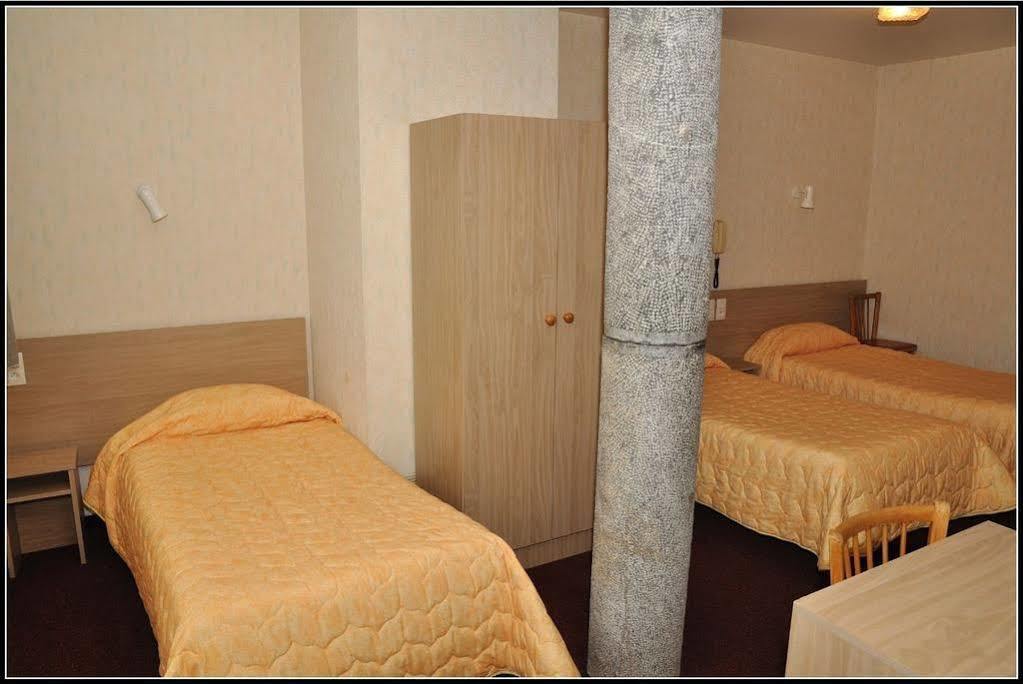 Hotel Montfort Lourdes Ngoại thất bức ảnh
